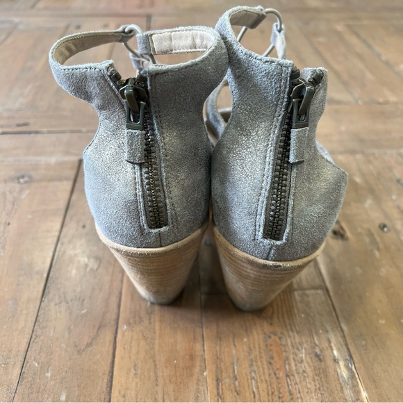 Eileen Fisher Lou Block Heel Sandal Open Toe Metallic Gold Strappy Zip Size 8.5 - Picture 6 of 11